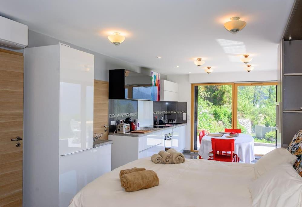 In The Heart Of Nature With An Unique View Plan Montmin Εξωτερικό φωτογραφία